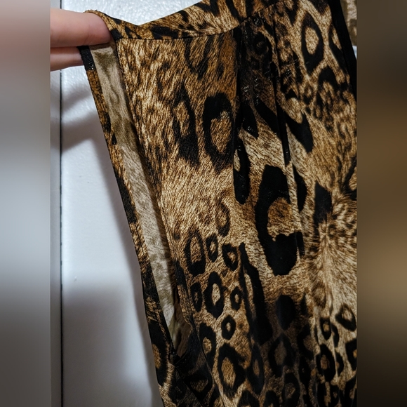 Plus size 2x blouse animal print - Picture 2 of 7